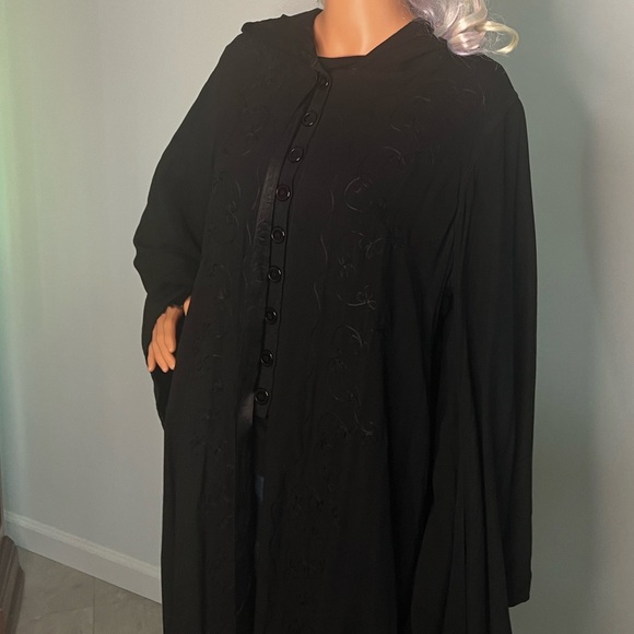 🌟 Enchanted Midnight Cloak | Celtic Hooded Cloak | Renaissance Magic ✨ - Picture 6 of 16